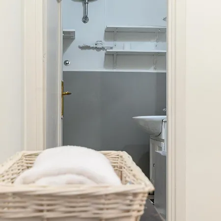 Casa Vacanze Mantegazza * Rome